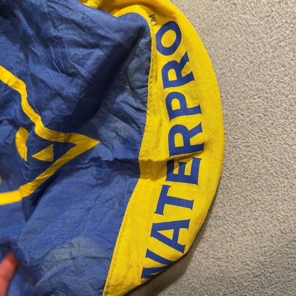 Vintage Guess WaterPro Blue and yellow Guess drawstring‎ bag - Picture 2 of 5
